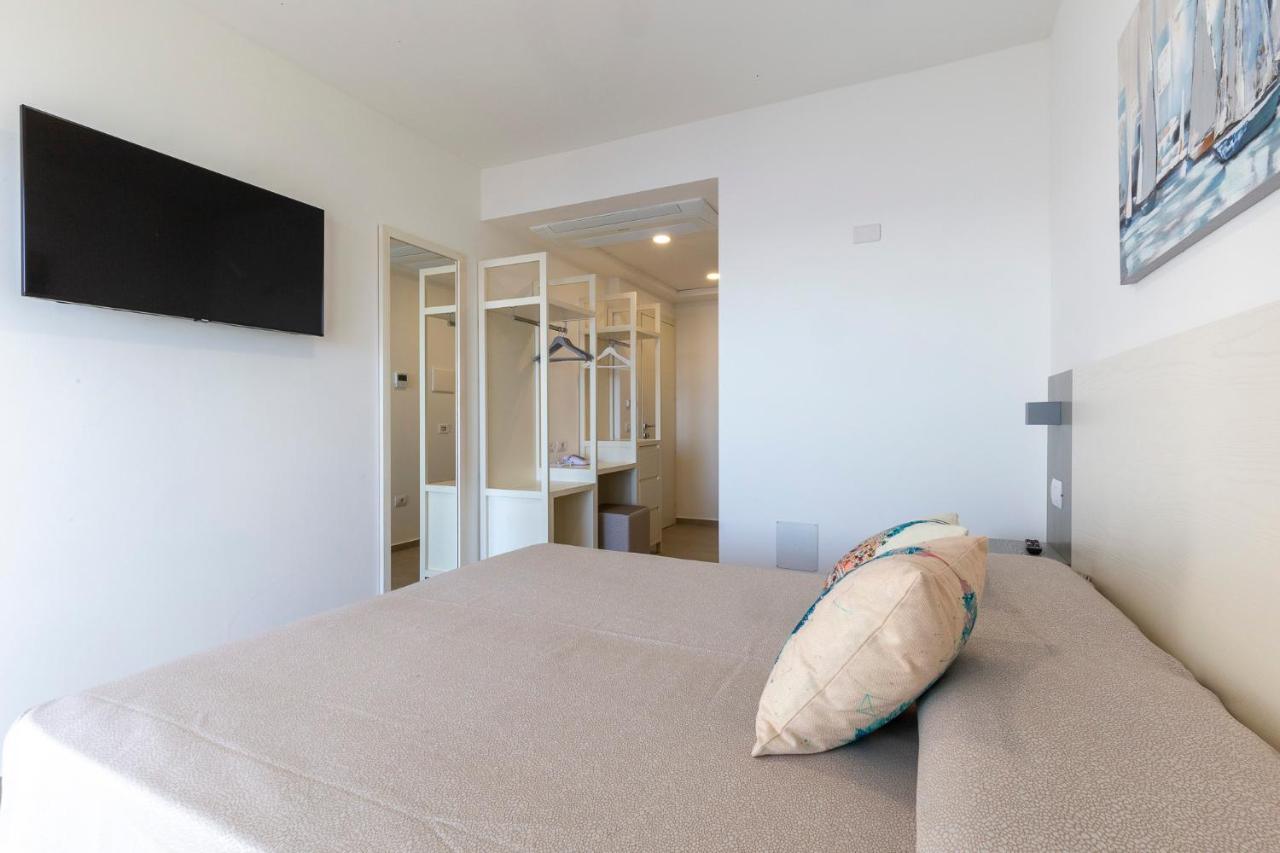 Hotel Caramare Cala Gonone Bagian luar foto